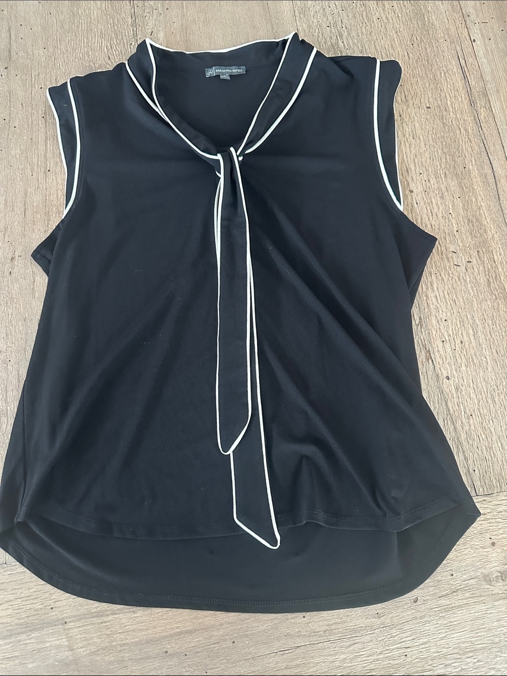 Adrianna Papell Black Sleeveless Tie-Neck Top with White Trim